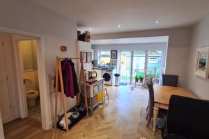 Diner/Kitchen- click for photo gallery